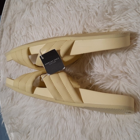 American Eagle Sandals - Picture 3 of 8